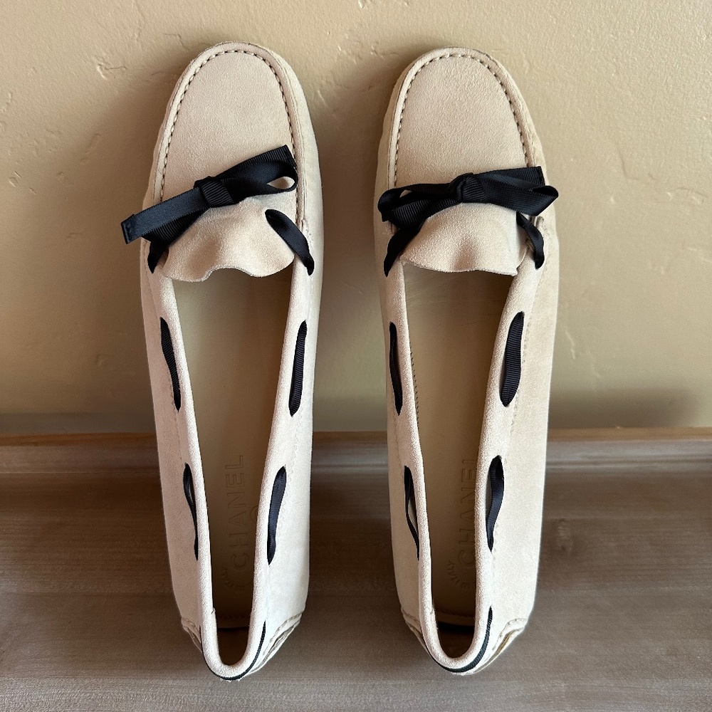 Chanel cream loafer
